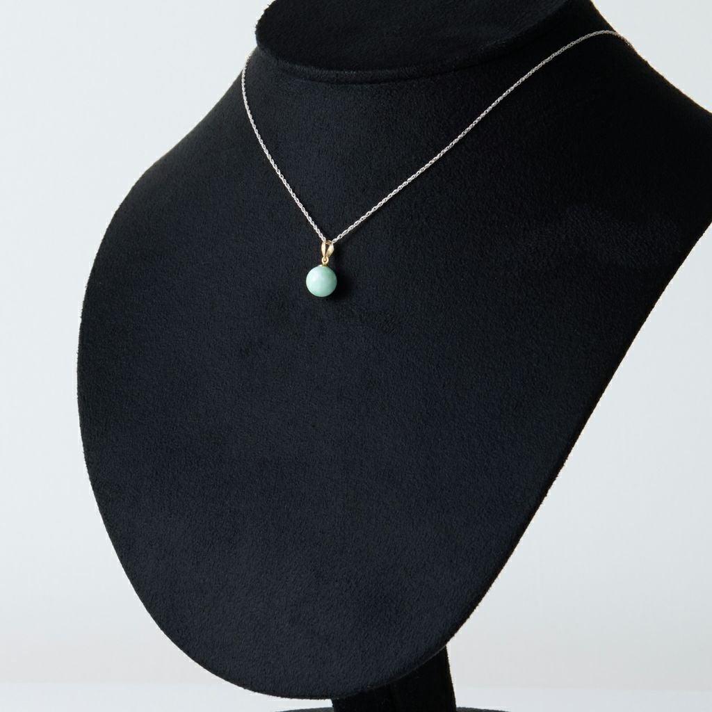 翡翠ペンダント