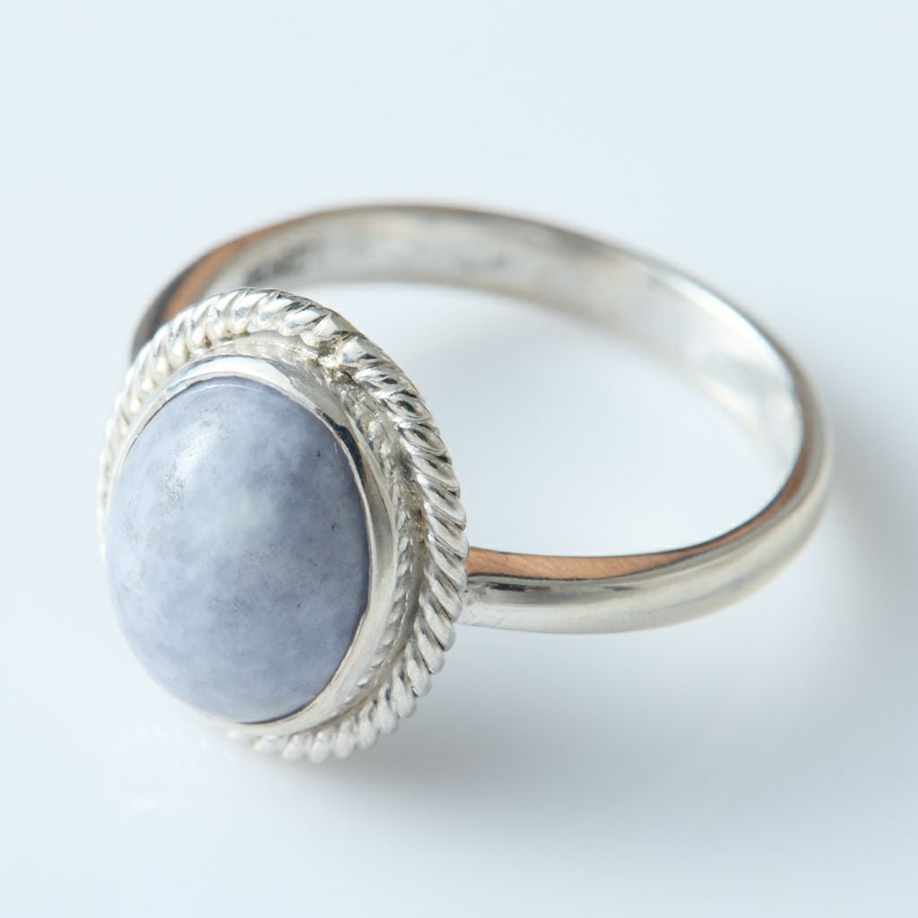 12号サイズ・ラベンダー・艶良し】（高品質ラベンダー色ヒスイ）糸魚川