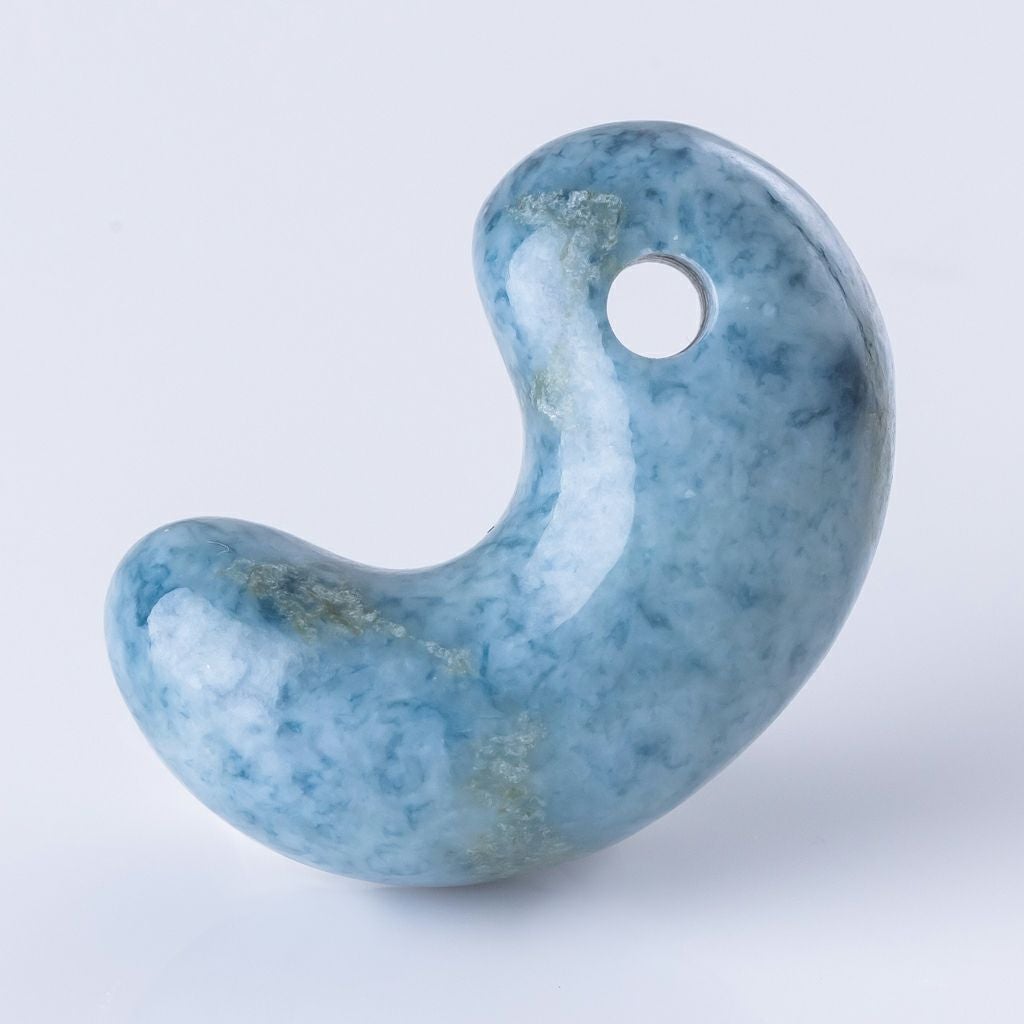 青色・艶美麗】（高品質青色ヒスイ）糸魚川天然翡翠勾玉 | 糸魚川翡翠