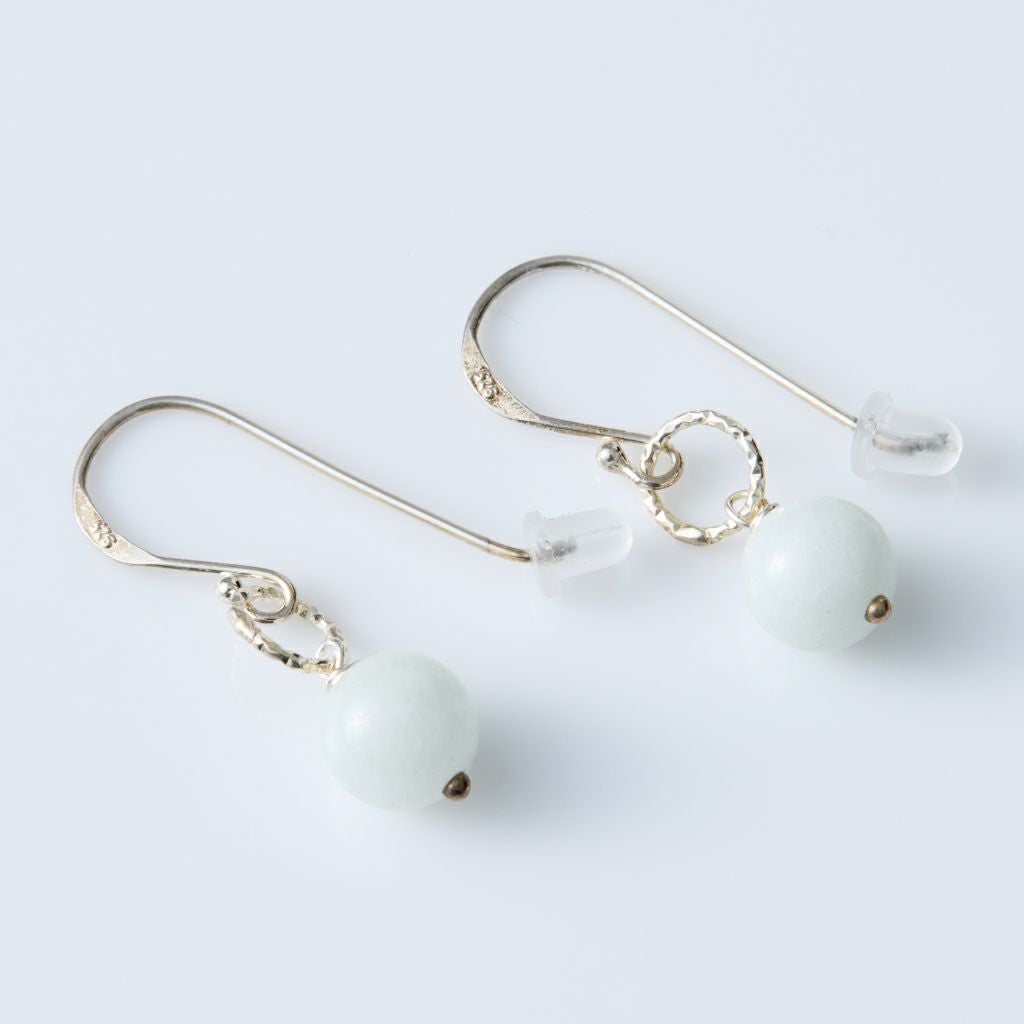 ピアス／白色ヒスイ | 糸魚川翡翠工房こたき