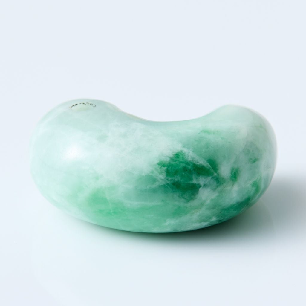 プレミアム・若草色・艶美麗】（プレミアム濃緑色ヒスイ）糸魚川天然