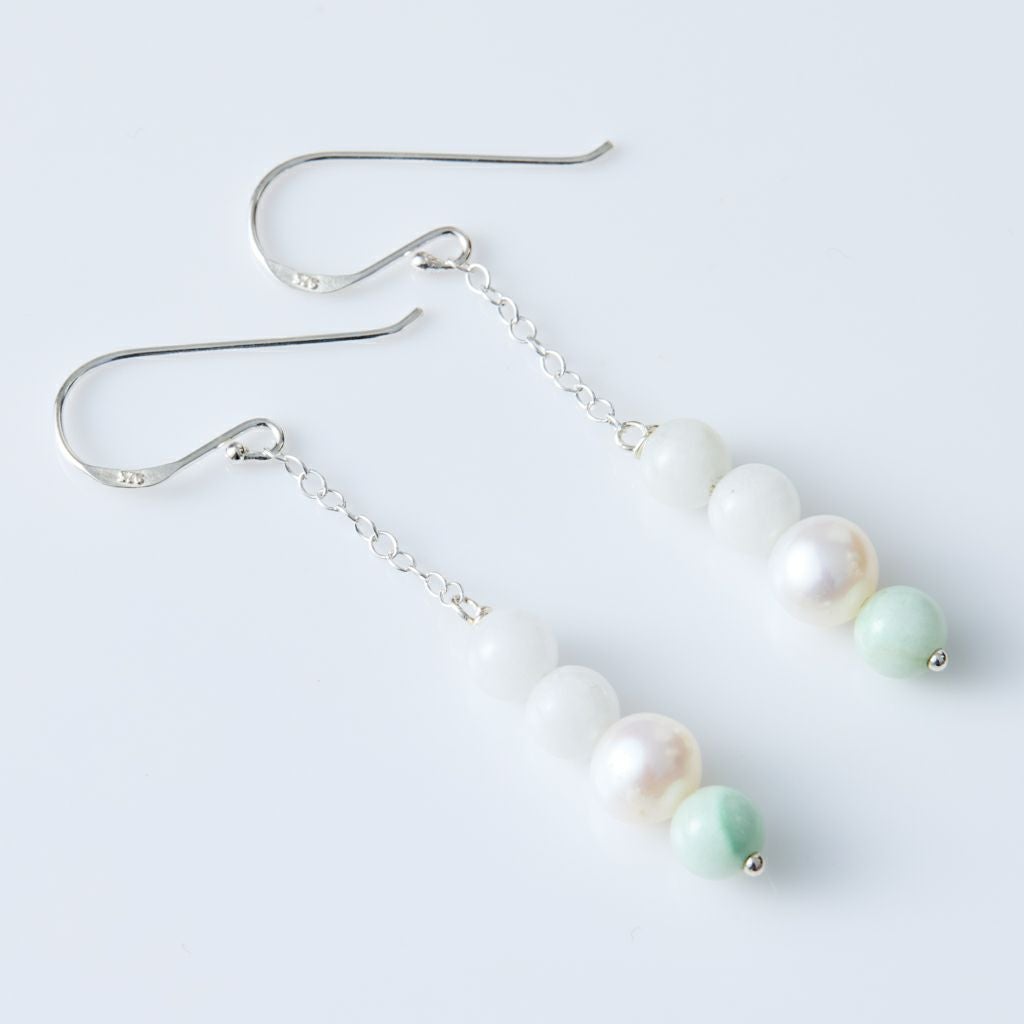 ピアス／白色ヒスイ | 糸魚川翡翠工房こたき