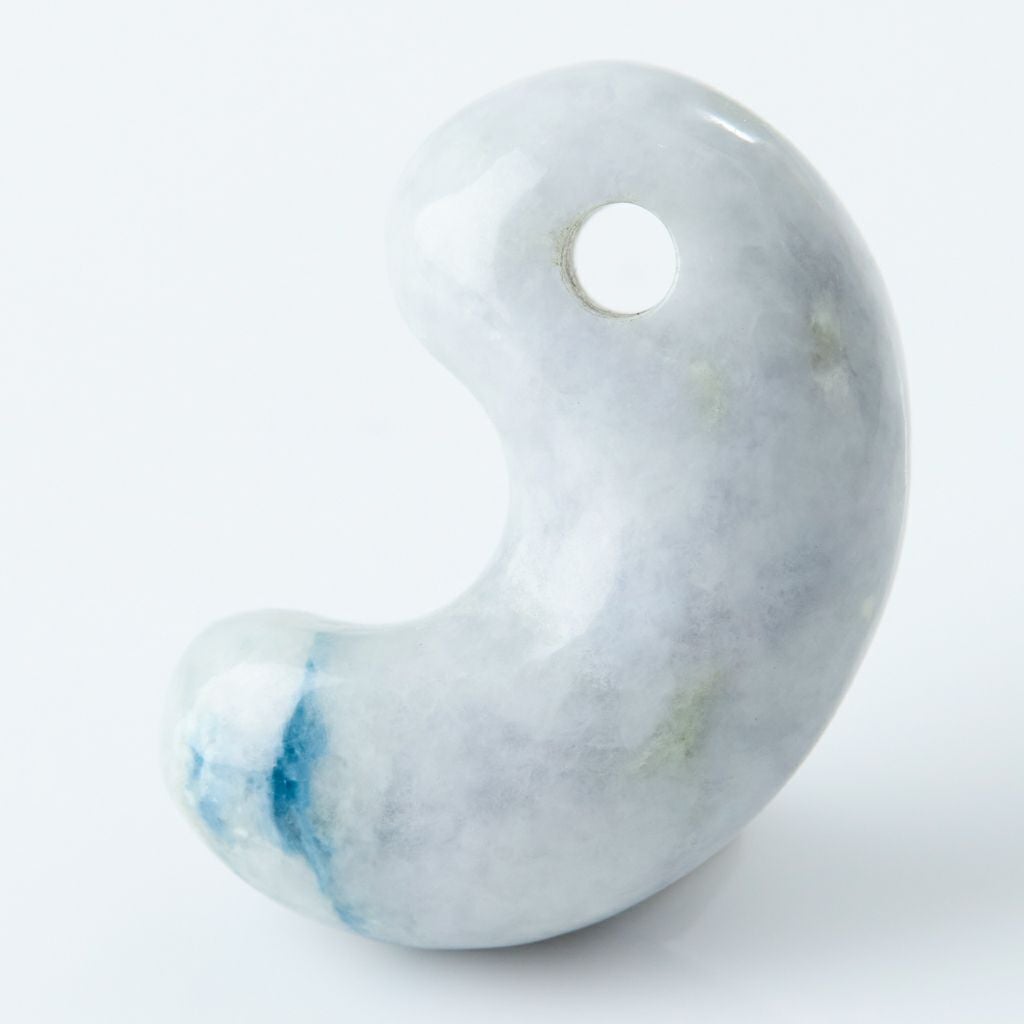 勾玉／青色（入コン沢）ヒスイ | 糸魚川翡翠工房こたき