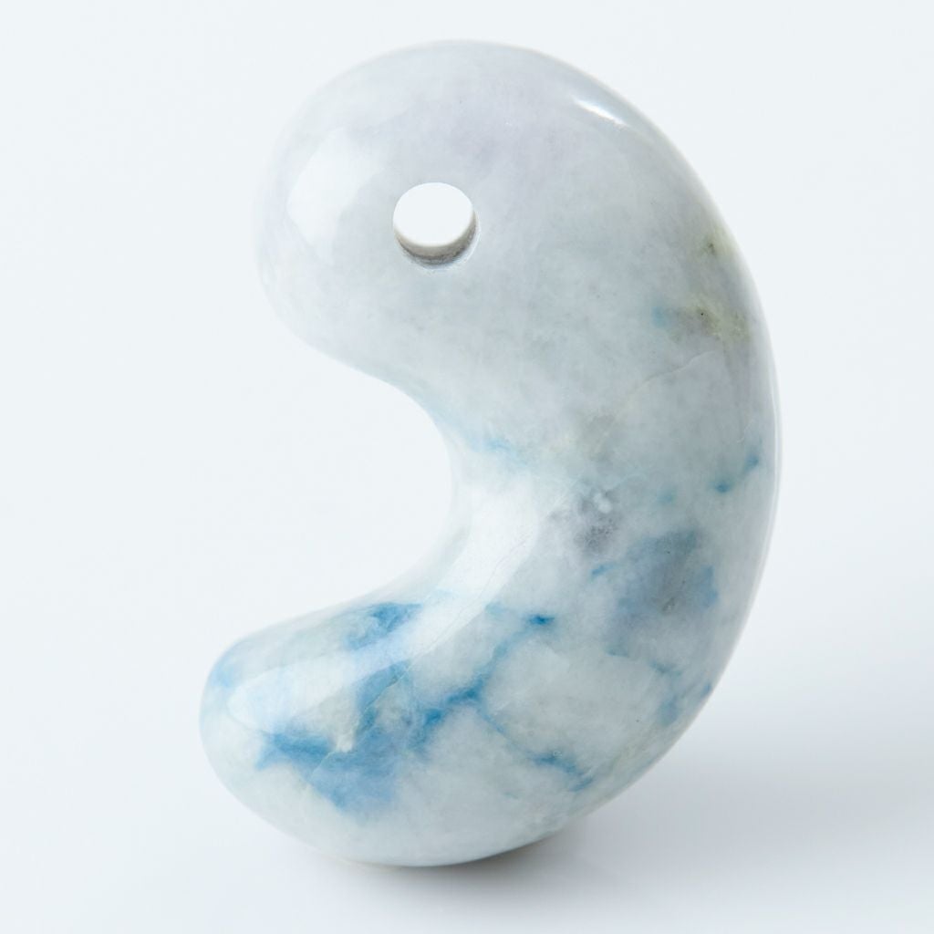 グレー×青灰色・艶良し】（高品質青色ヒスイ）糸魚川天然翡翠勾玉