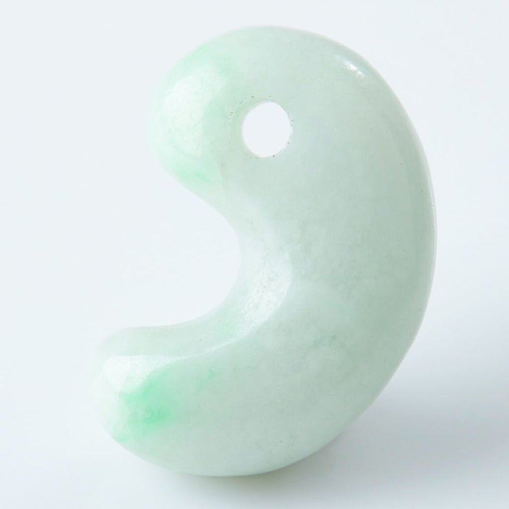 翡翠勾玉