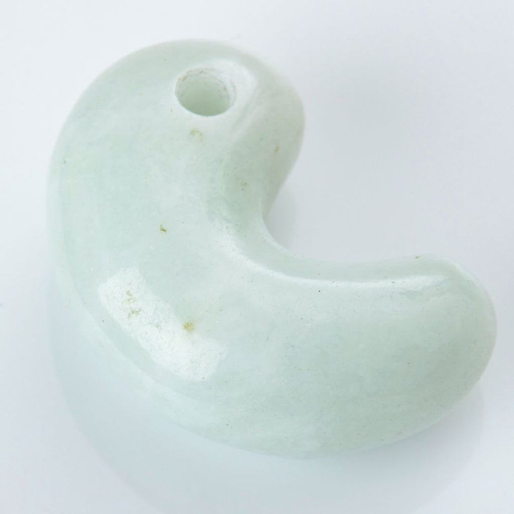 翡翠勾玉