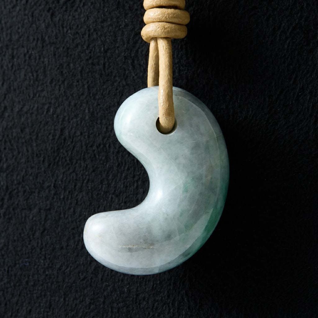 翡翠ペンダント