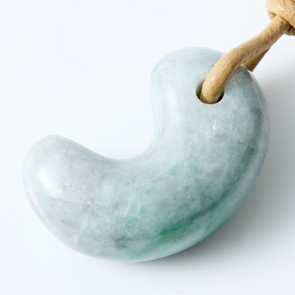 翡翠ペンダント