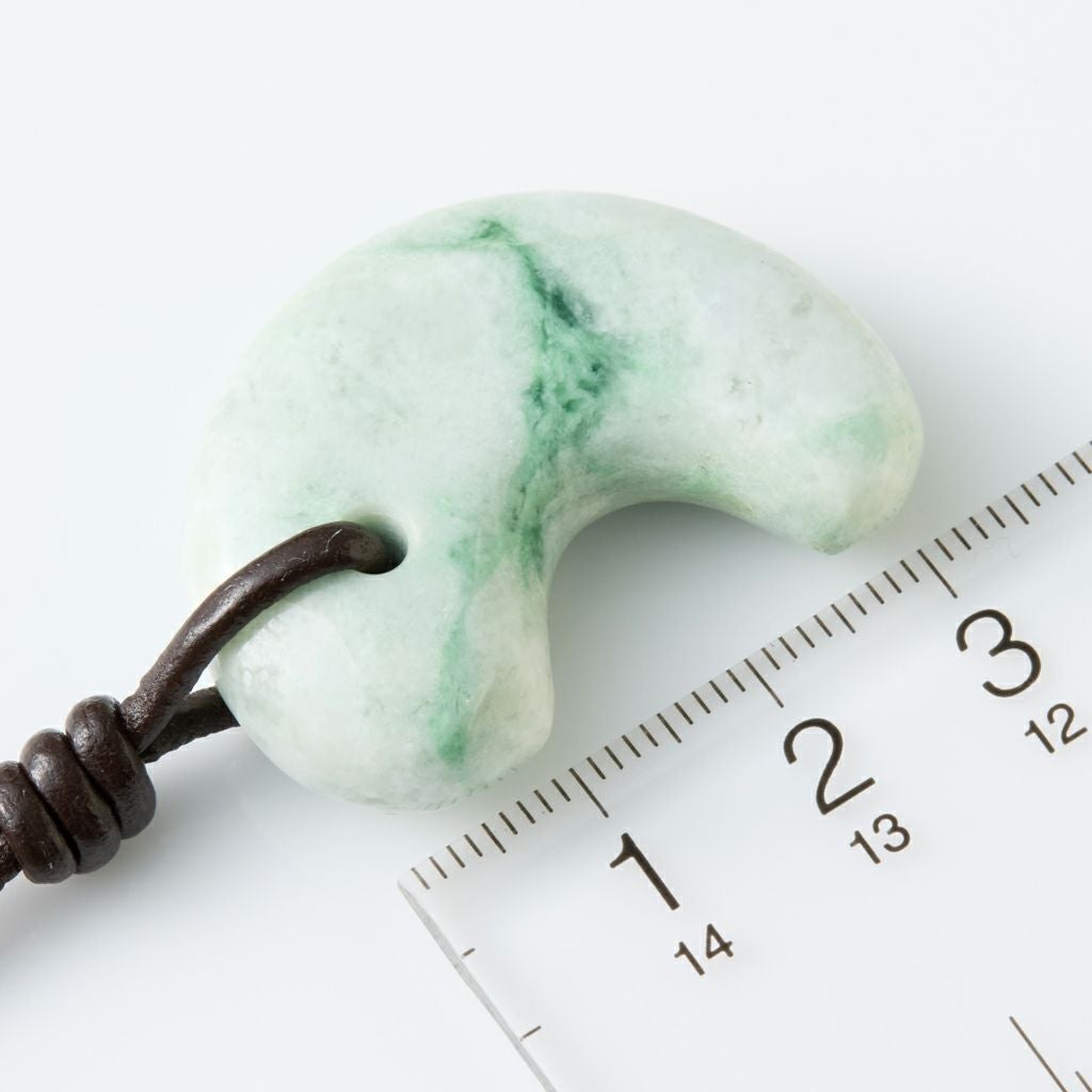 翡翠ペンダント