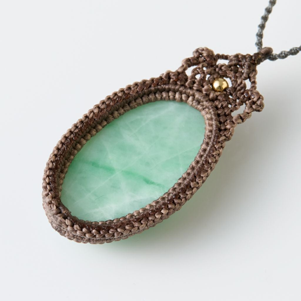 翡翠ペンダント