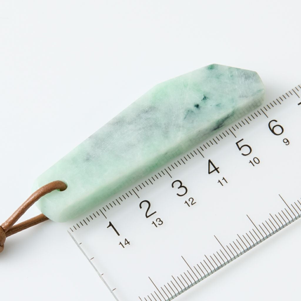 翡翠ペンダント