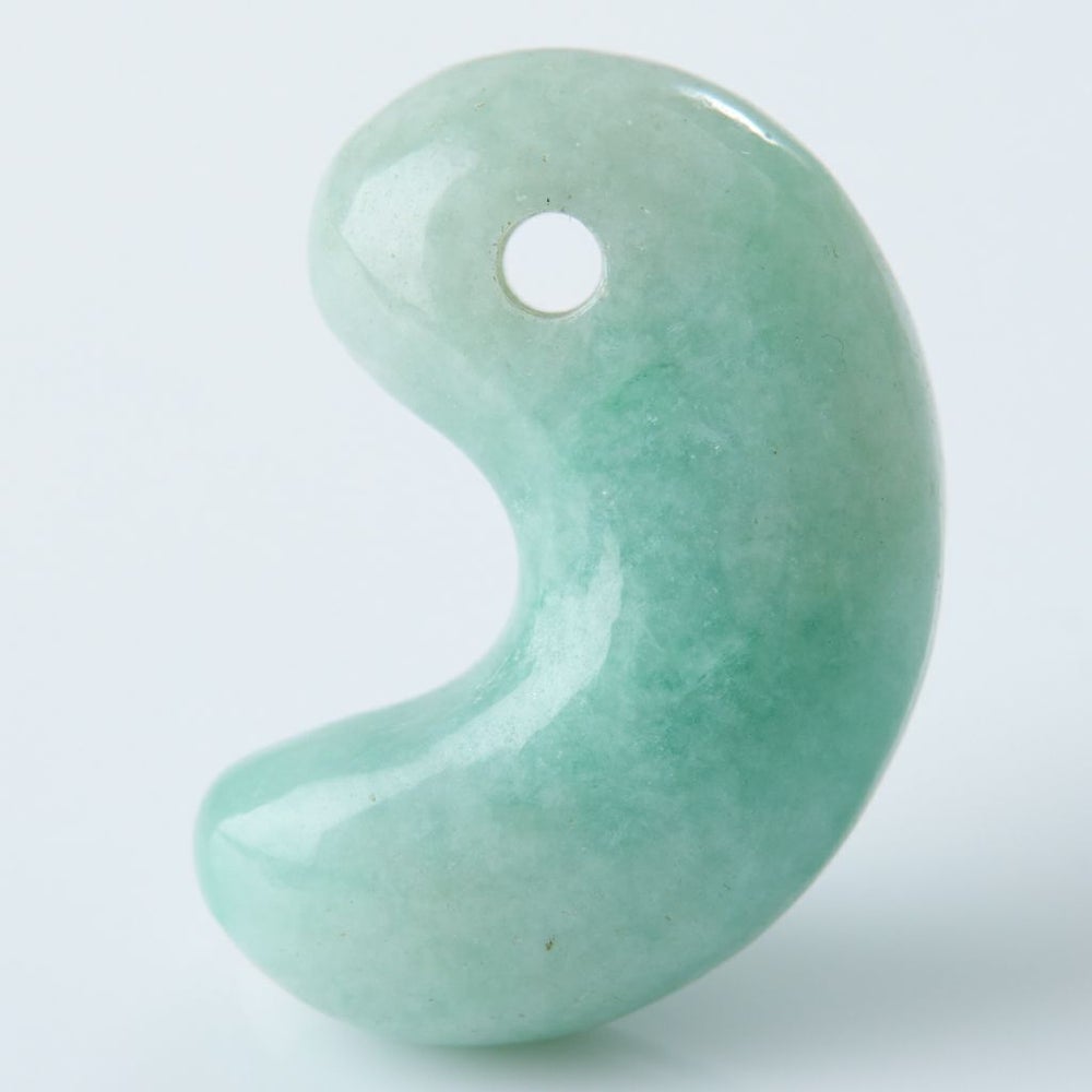 翡翠勾玉