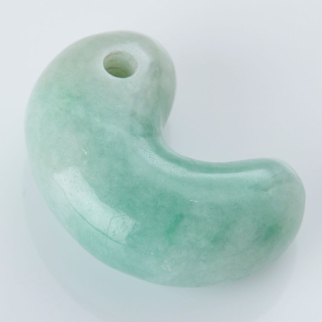 翡翠勾玉