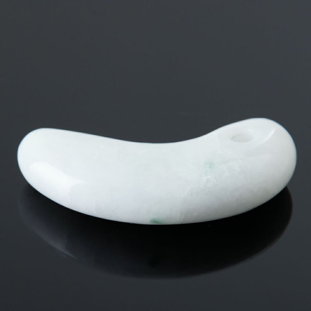 翡翠勾玉