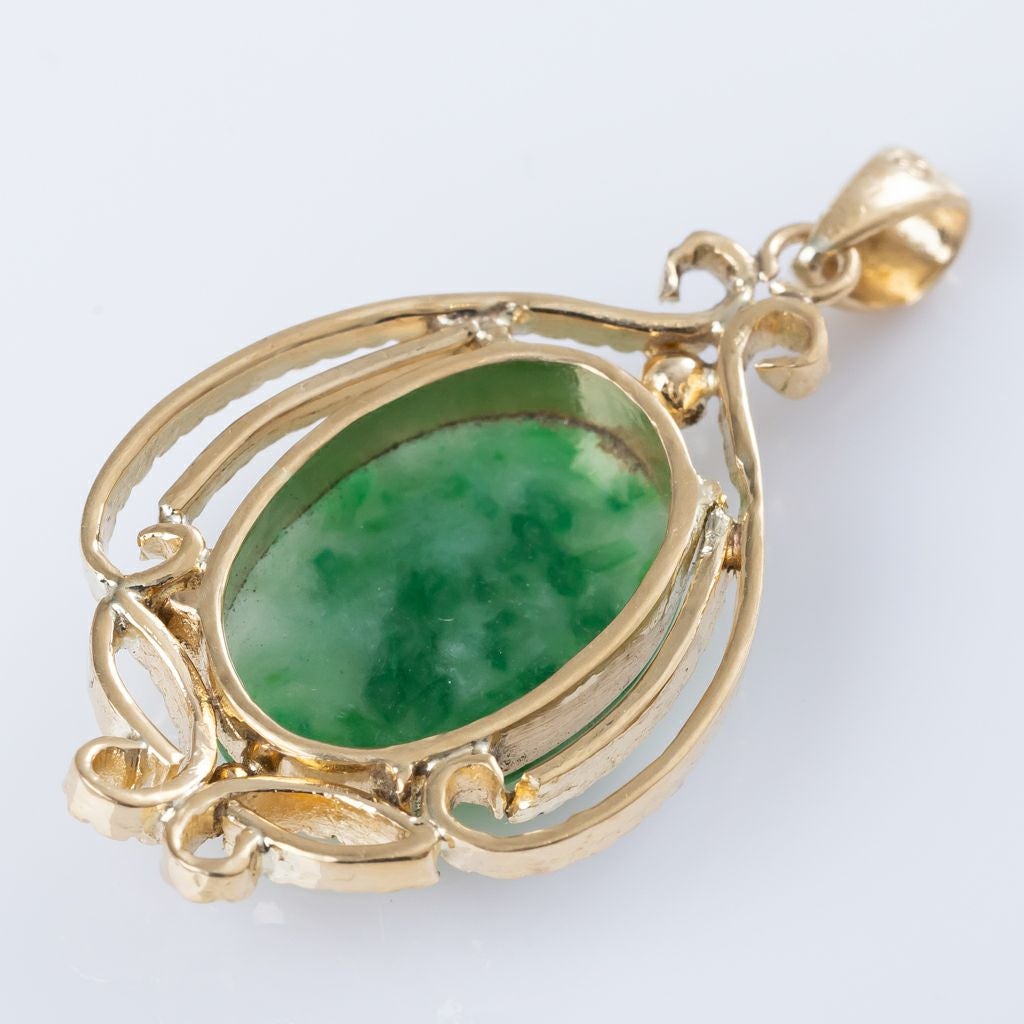 翡翠ペンダント