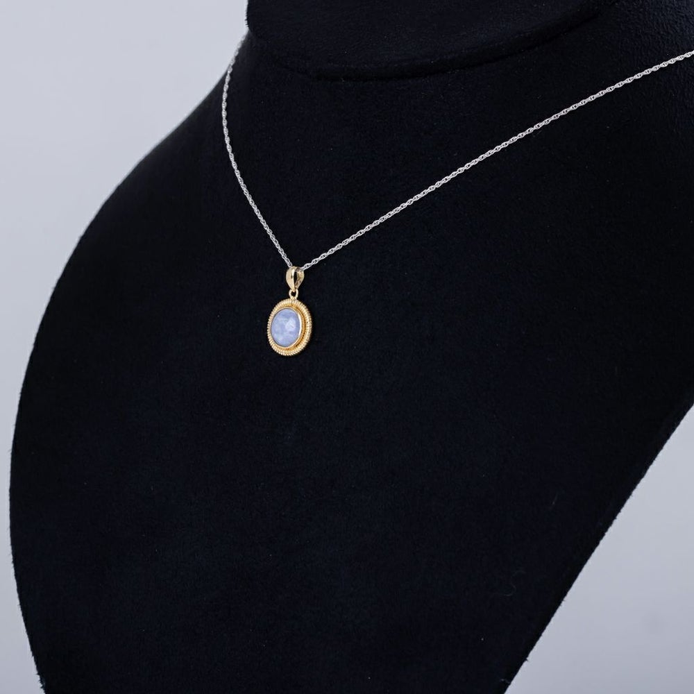 翡翠ペンダント