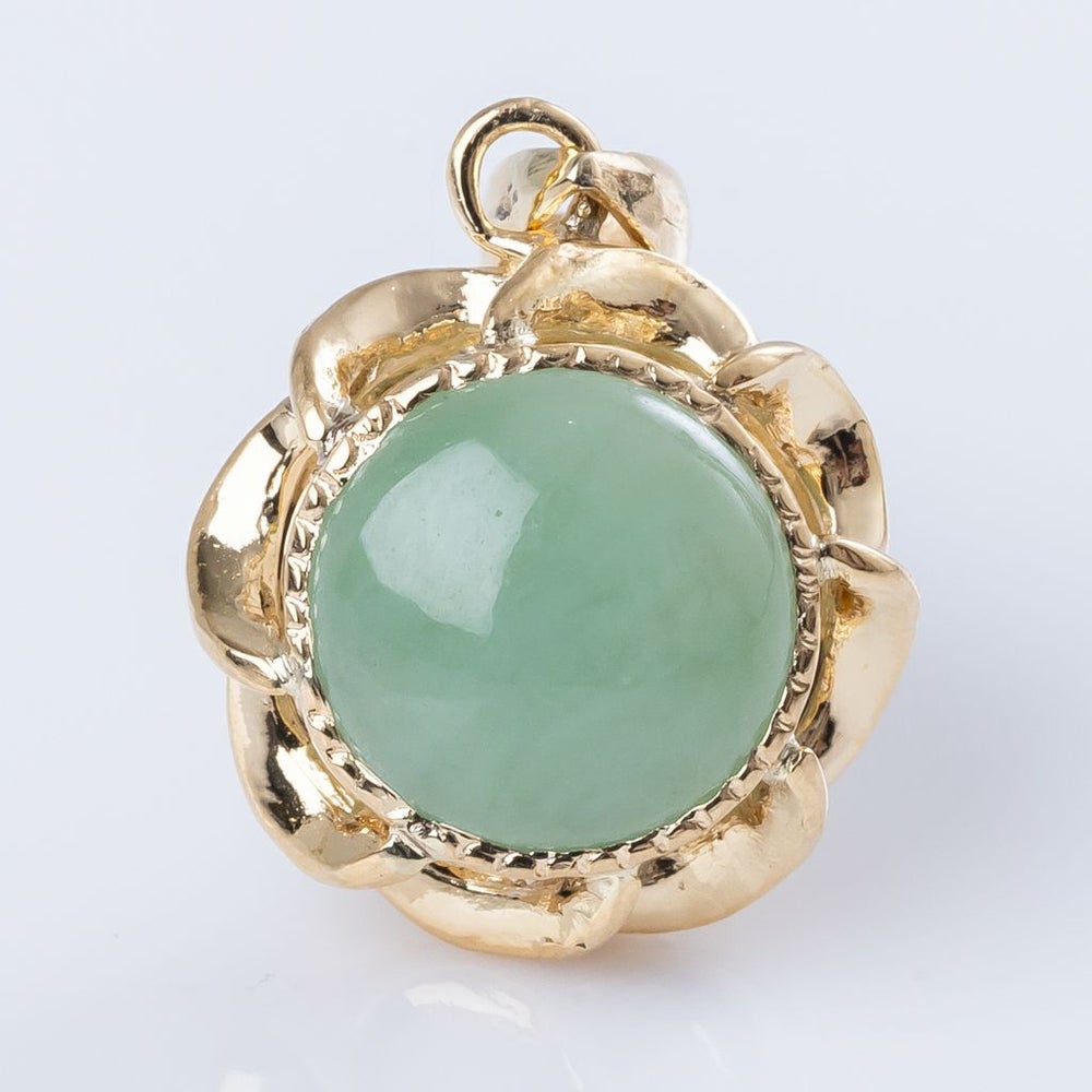 翡翠ペンダント