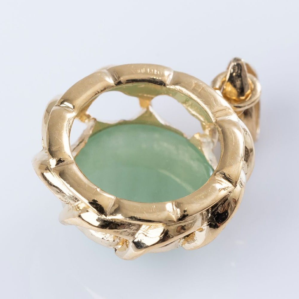 翡翠ペンダント