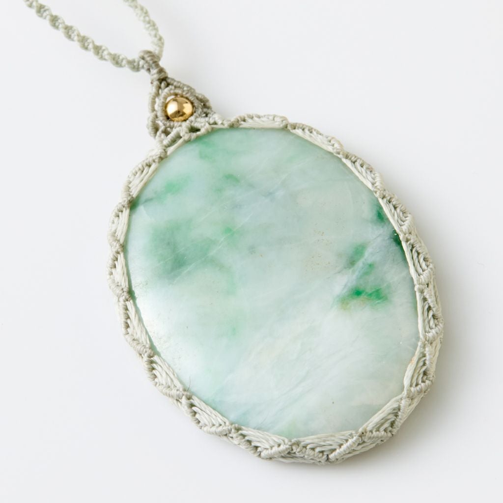 翡翠ペンダント