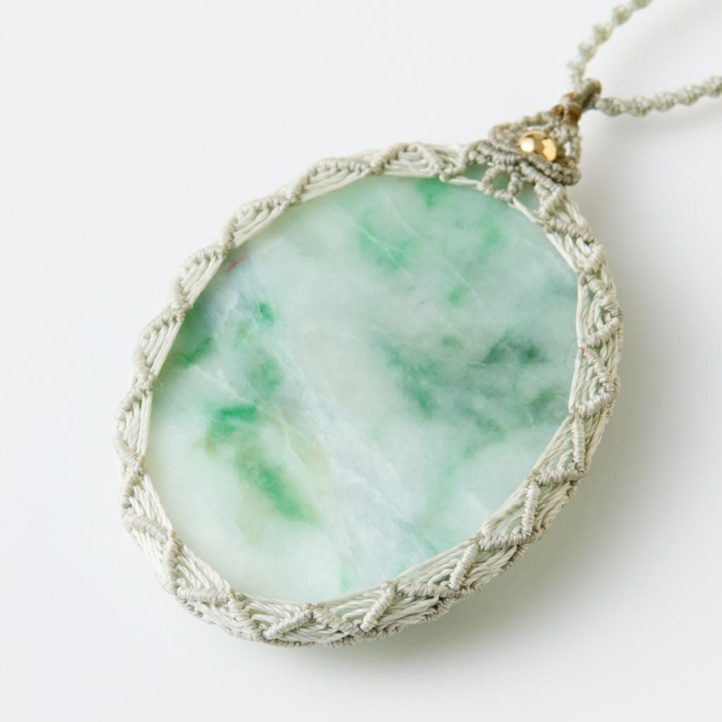 翡翠ペンダント