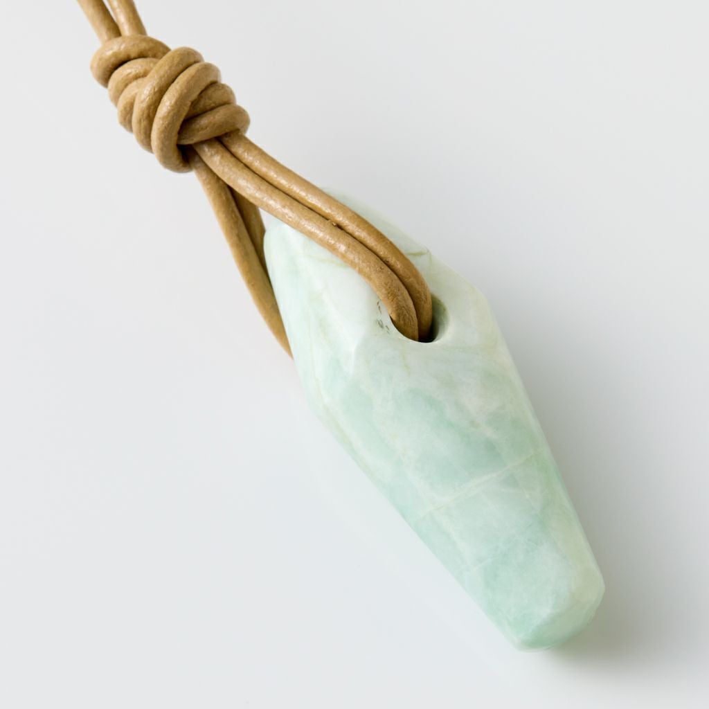 翡翠ペンダント