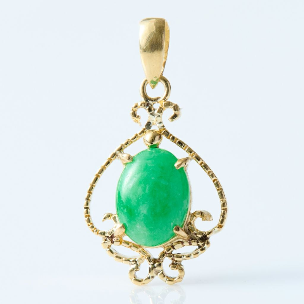 翡翠ペンダント