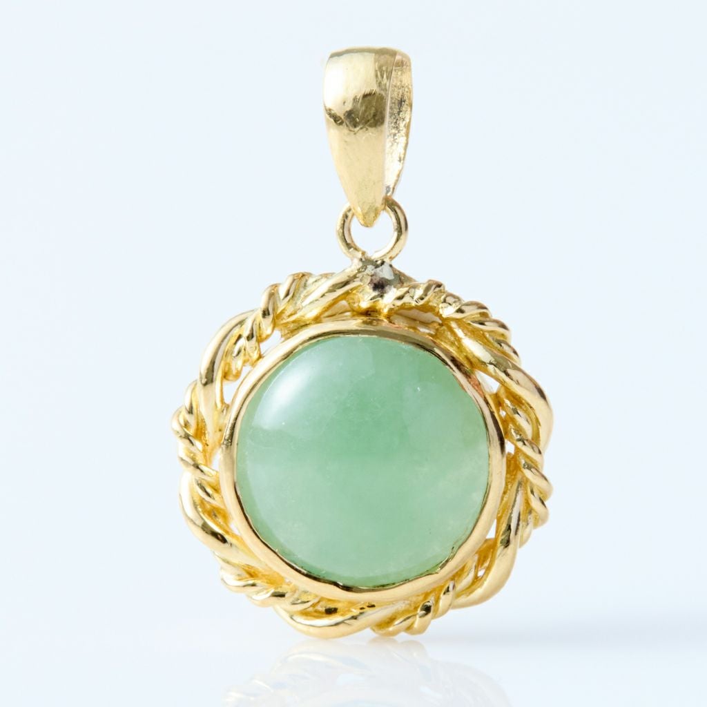 翡翠ペンダント