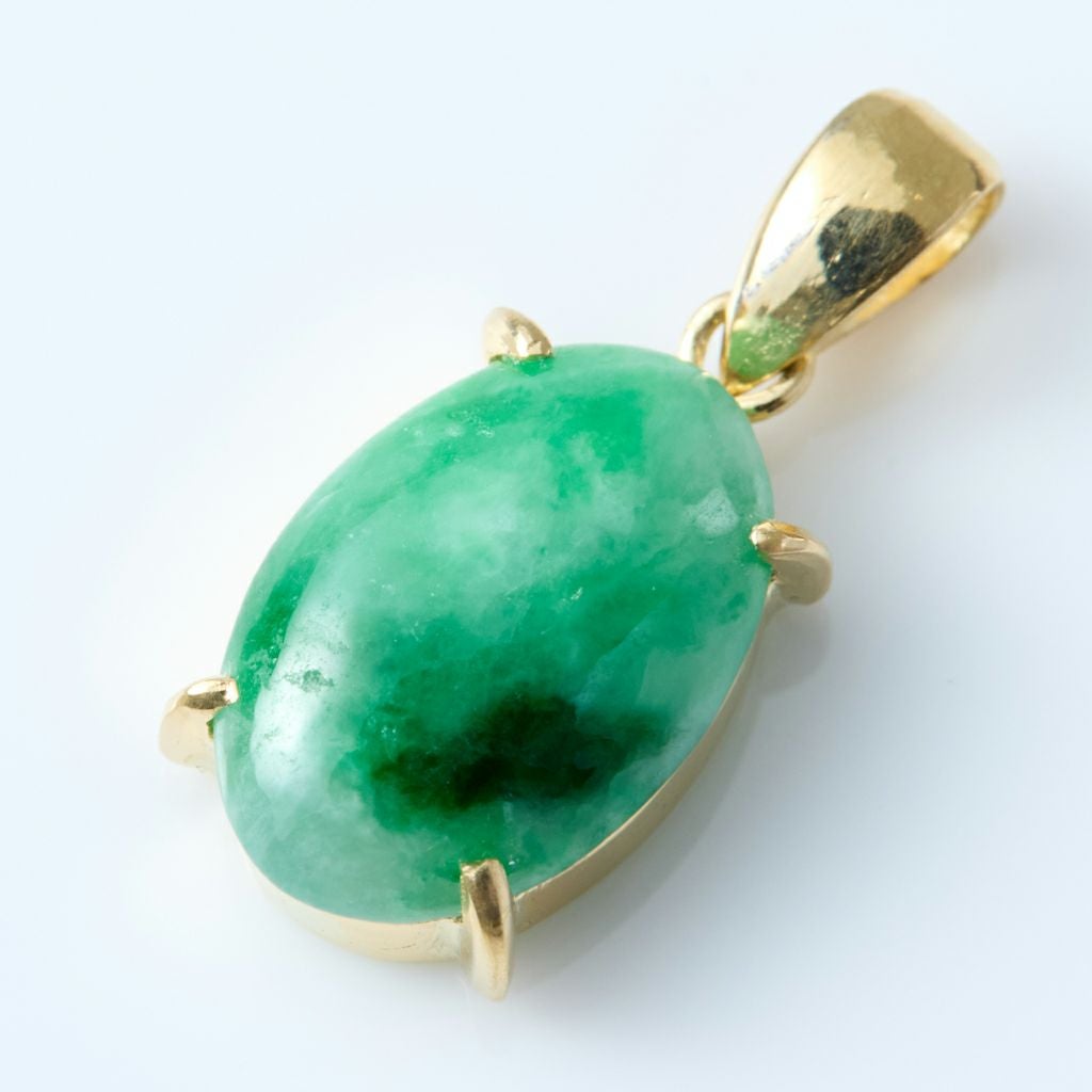 翡翠ペンダント