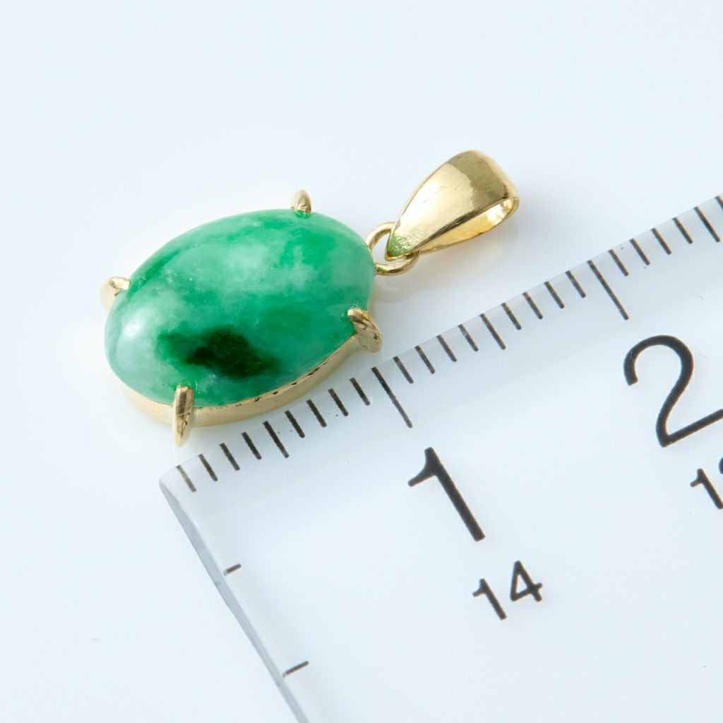 翡翠ペンダント