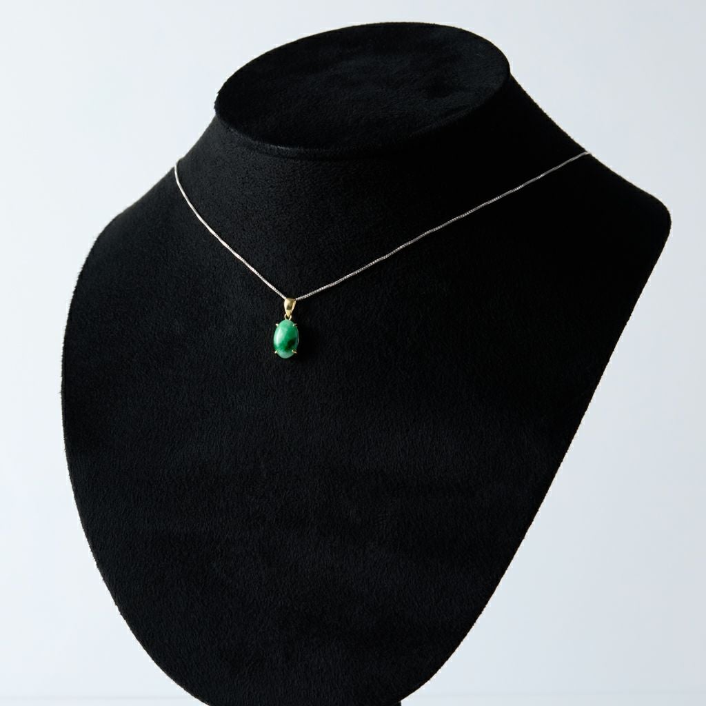 翡翠ペンダント