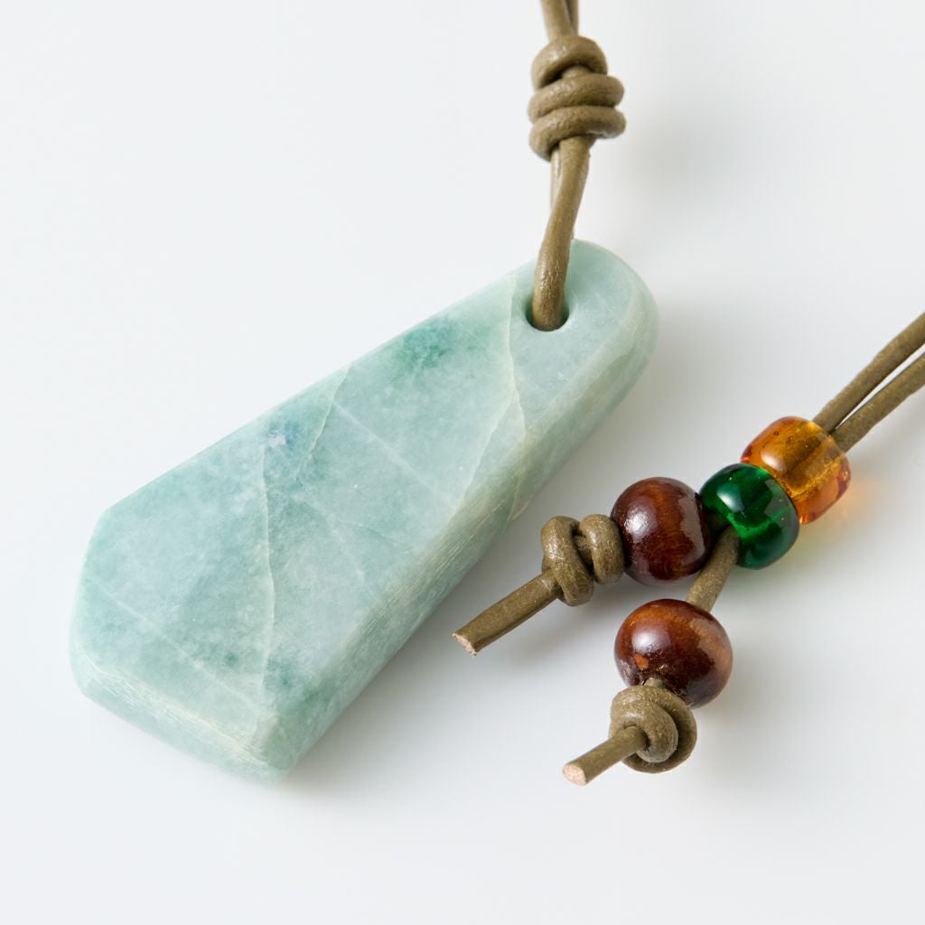 翡翠ペンダント