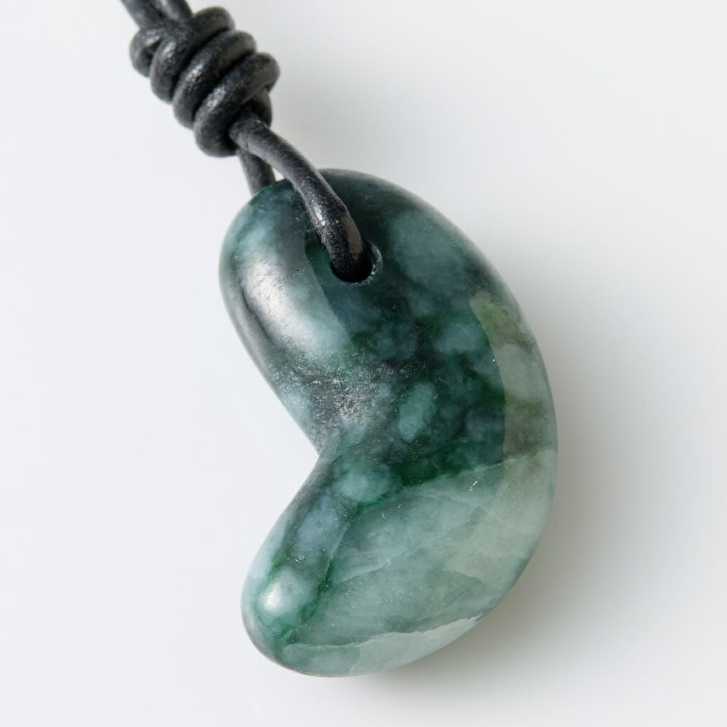 翡翠ペンダント