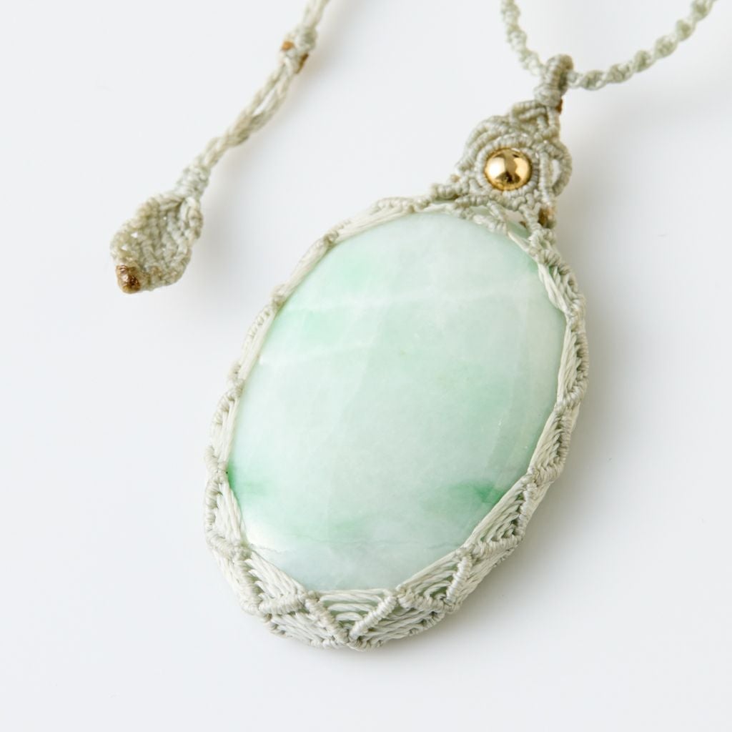 翡翠ペンダント