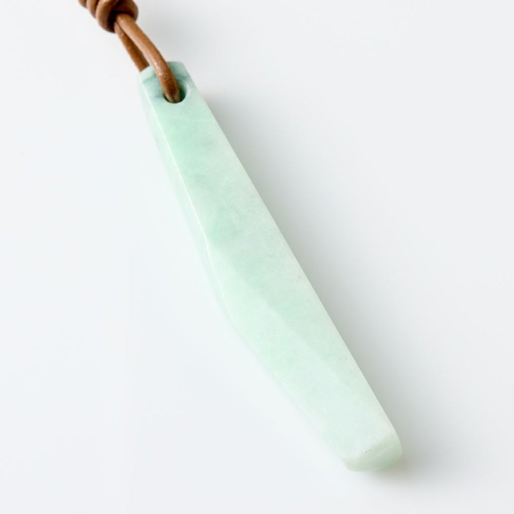 翡翠ペンダント