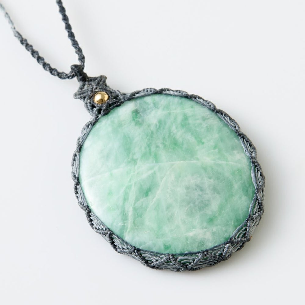 翡翠ペンダント