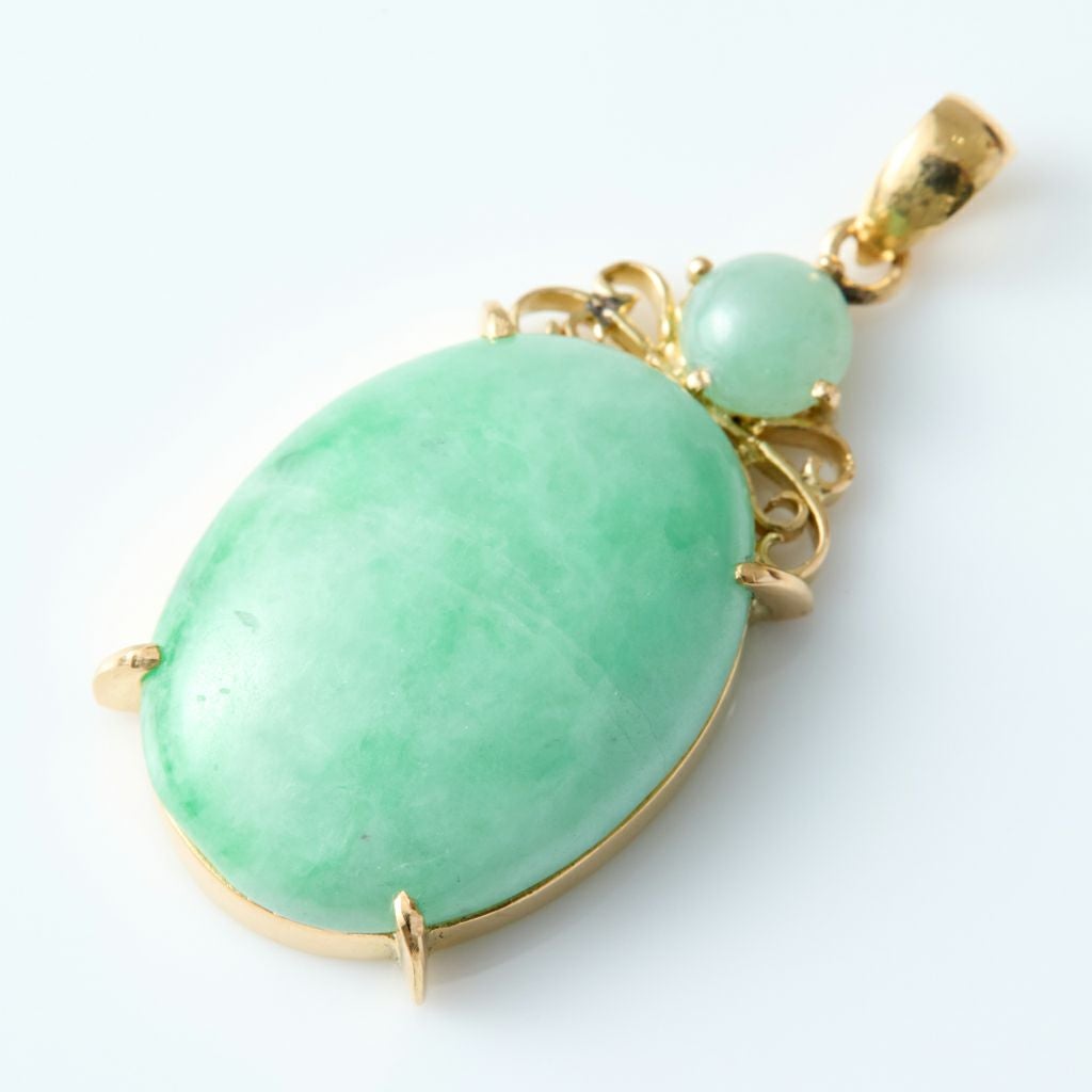 翡翠ペンダント