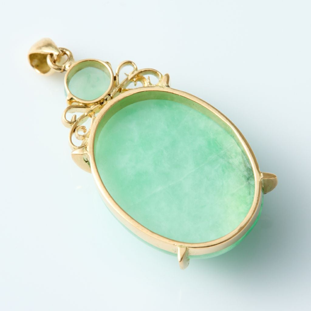 翡翠ペンダント