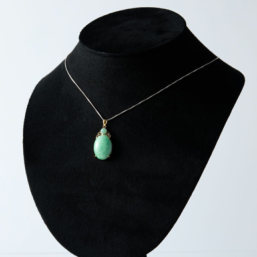 翡翠ペンダント