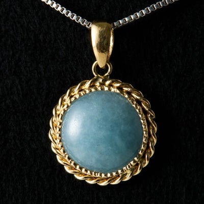 翡翠ペンダント