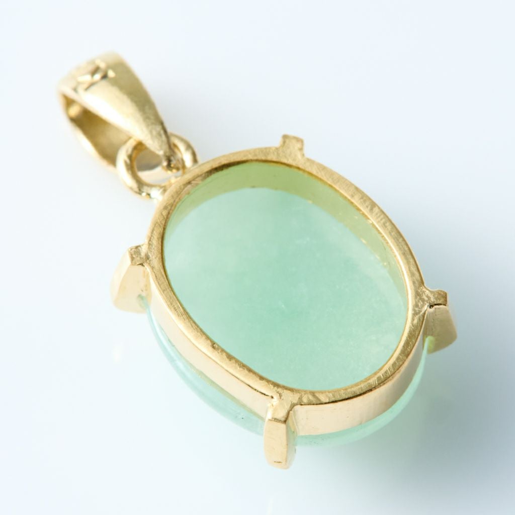 翡翠ペンダント