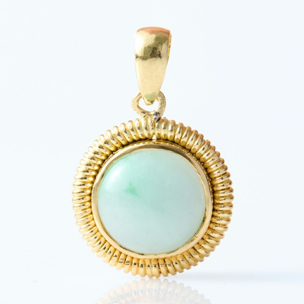 翡翠ペンダント