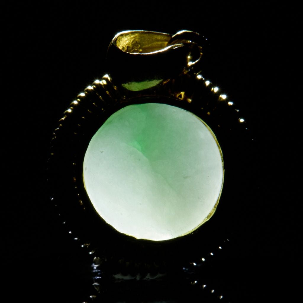 翡翠ペンダント