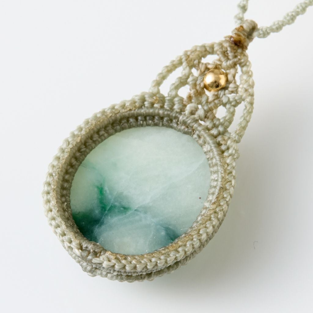 翡翠ペンダント