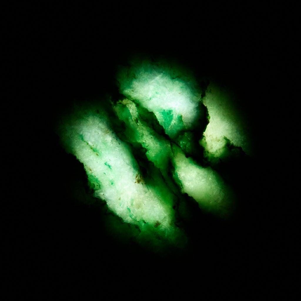 翡翠ペンダント