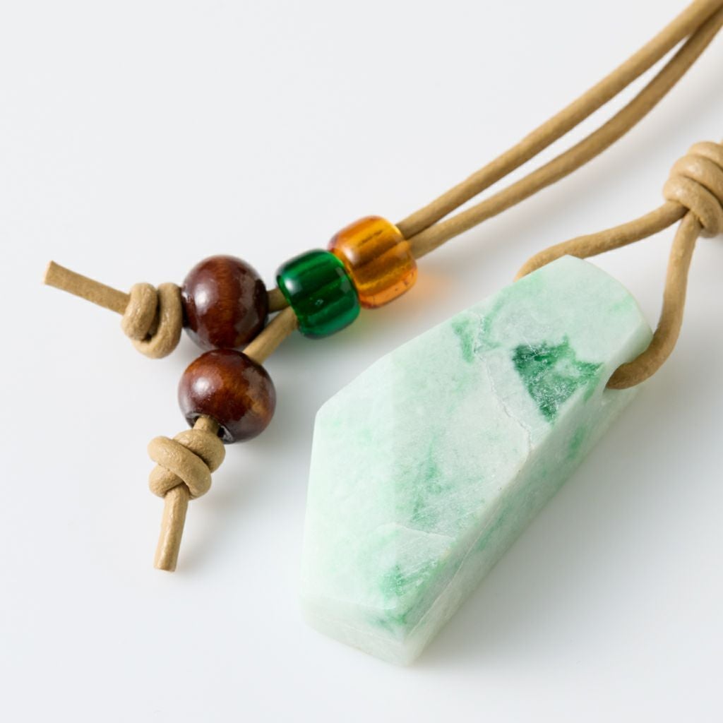 翡翠ペンダント