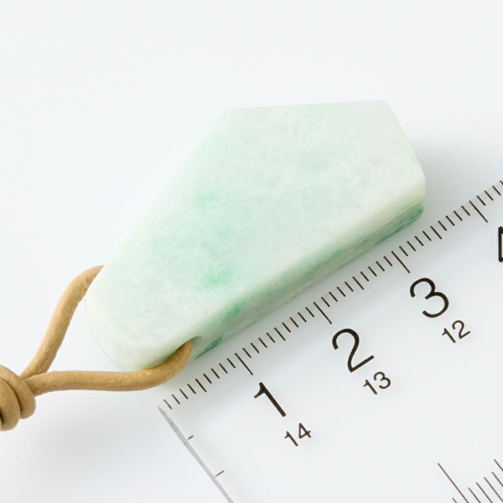 翡翠ペンダント