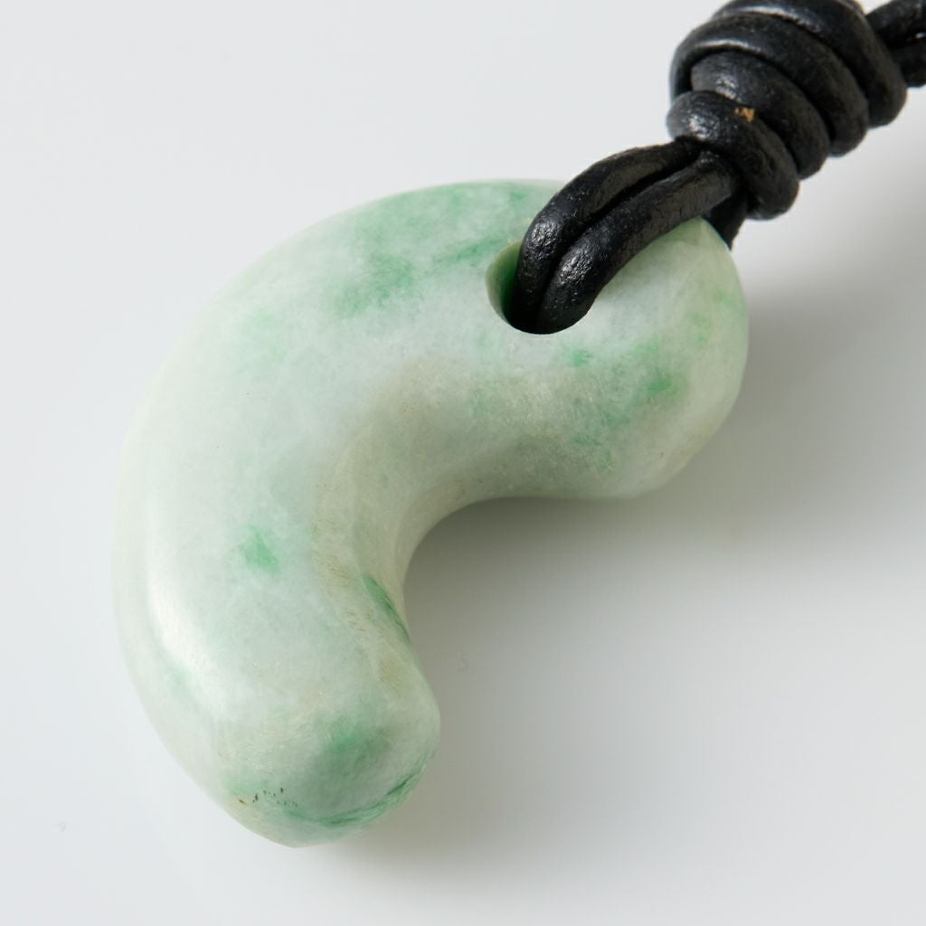 翡翠ペンダント