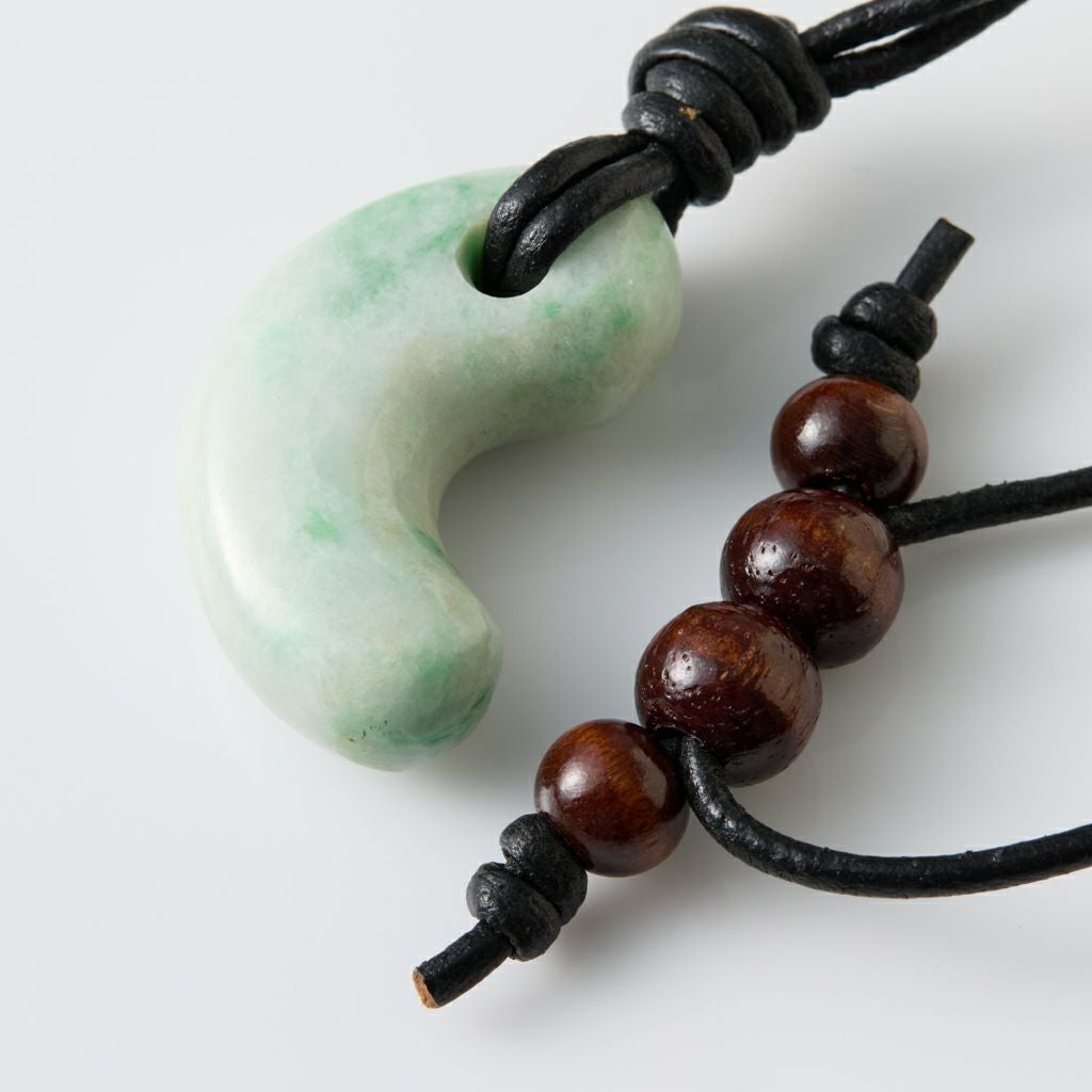 翡翠ペンダント