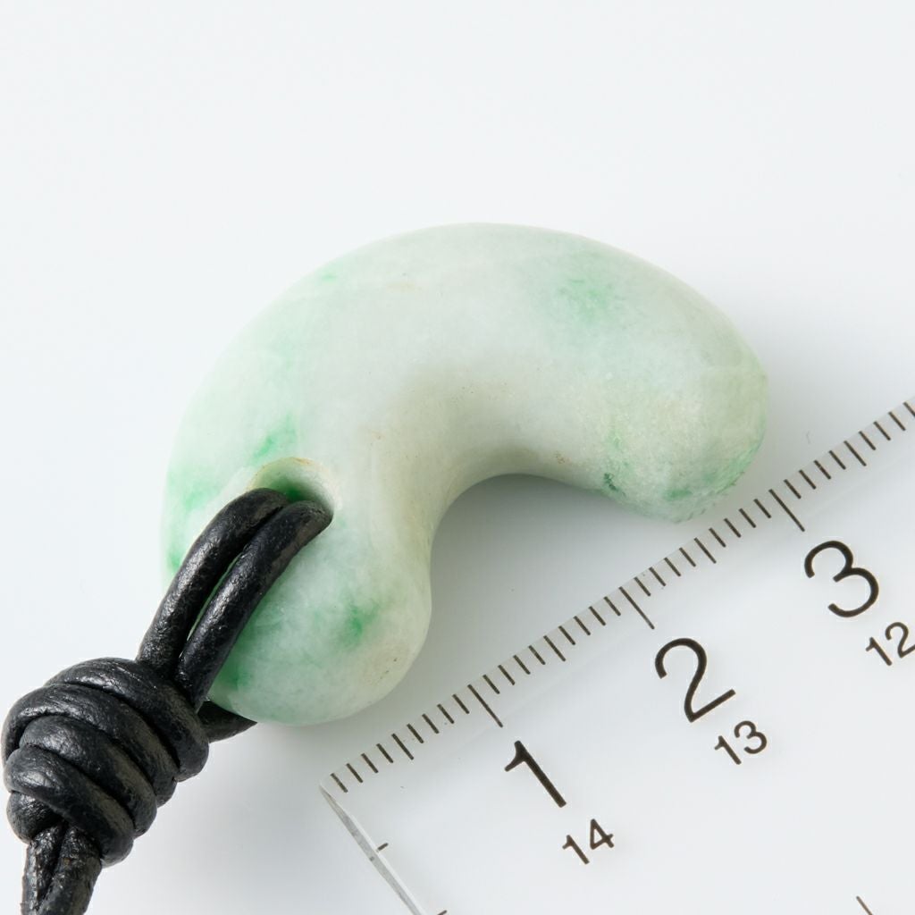 翡翠ペンダント