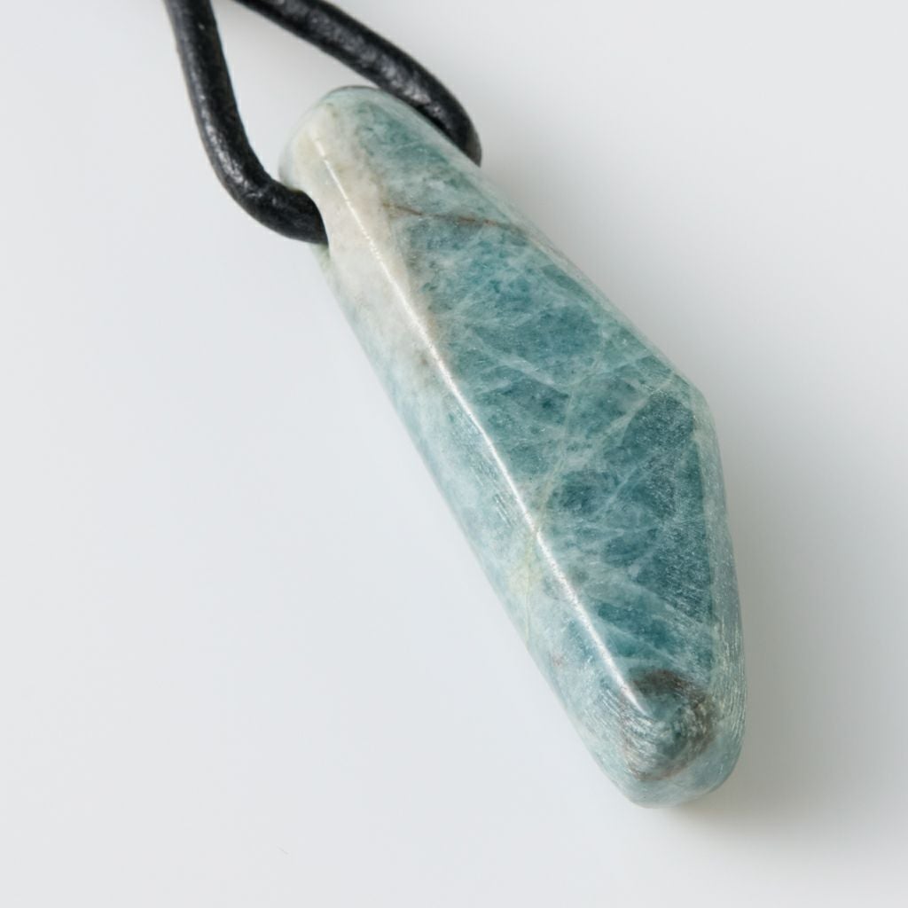 ペンダント／青色（入コン沢）ヒスイ | 糸魚川翡翠工房こたき